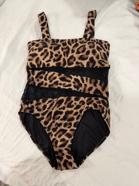 NWT Carmen Marc Valvo Leopard Print One-Piece Swimsuit w/Mesh Insets - Size 12